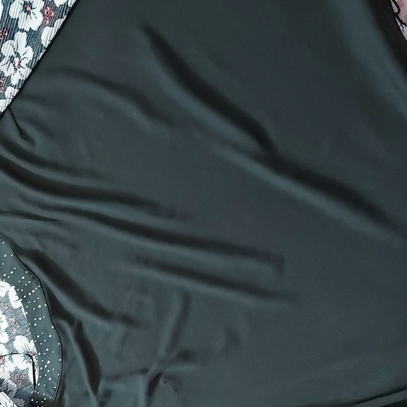 Woman's top - Picture 7 of 9